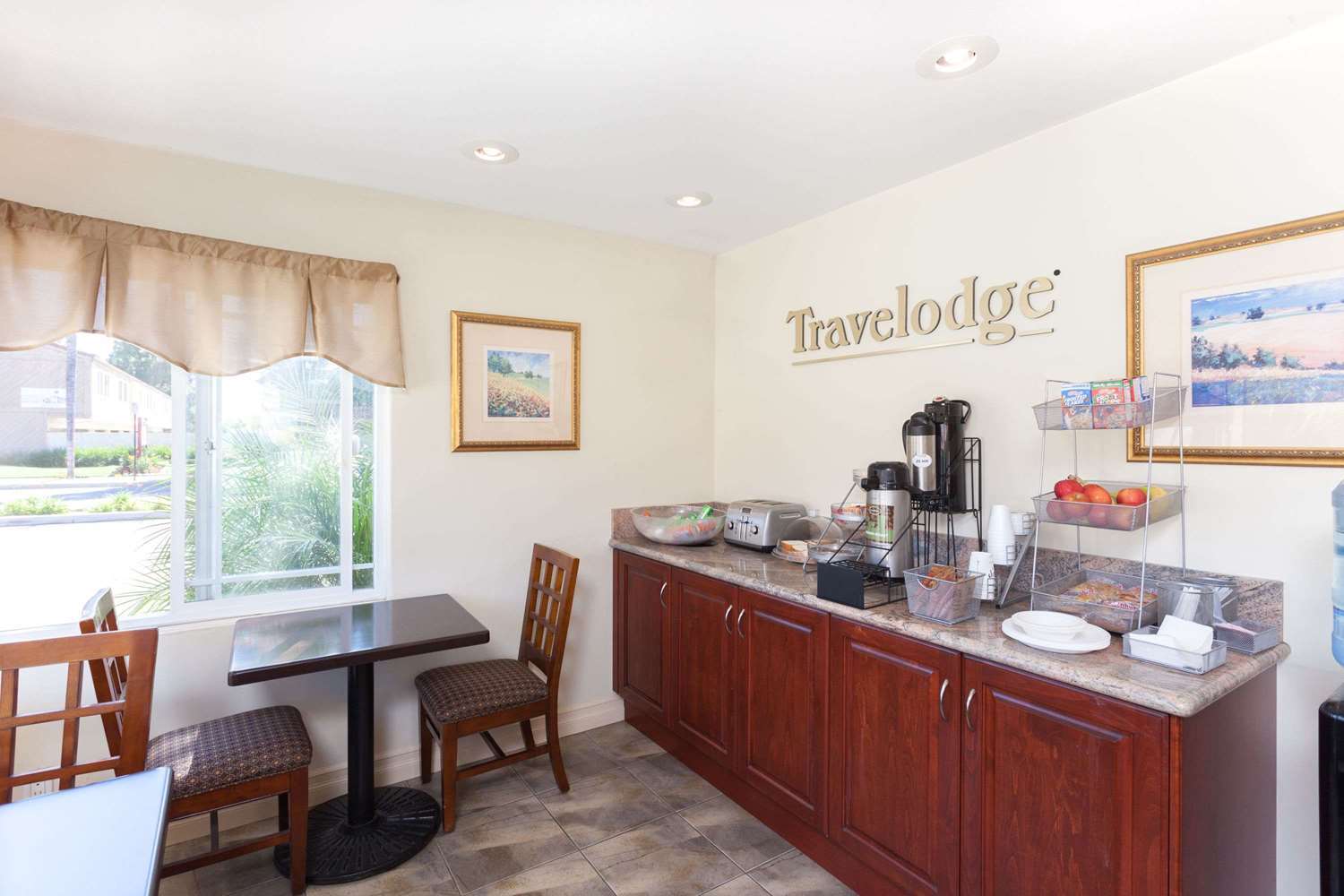 Travelodge By Wyndham בריאה מראה חיצוני תמונה
